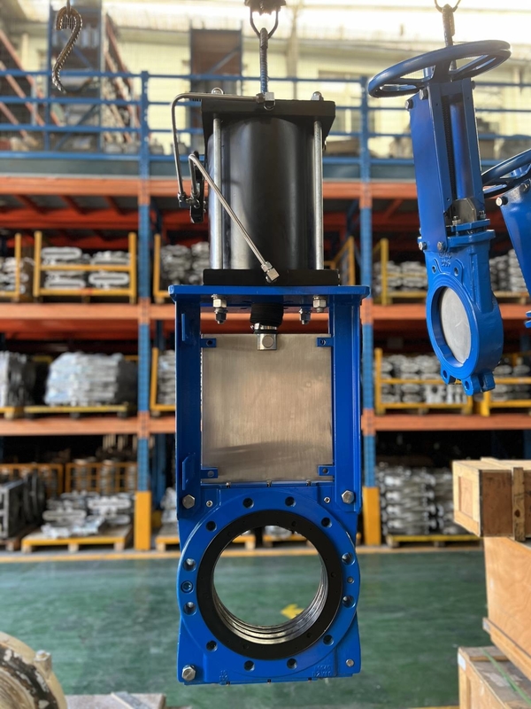 Slurry knife gate valve with double acting pneumatic actuator